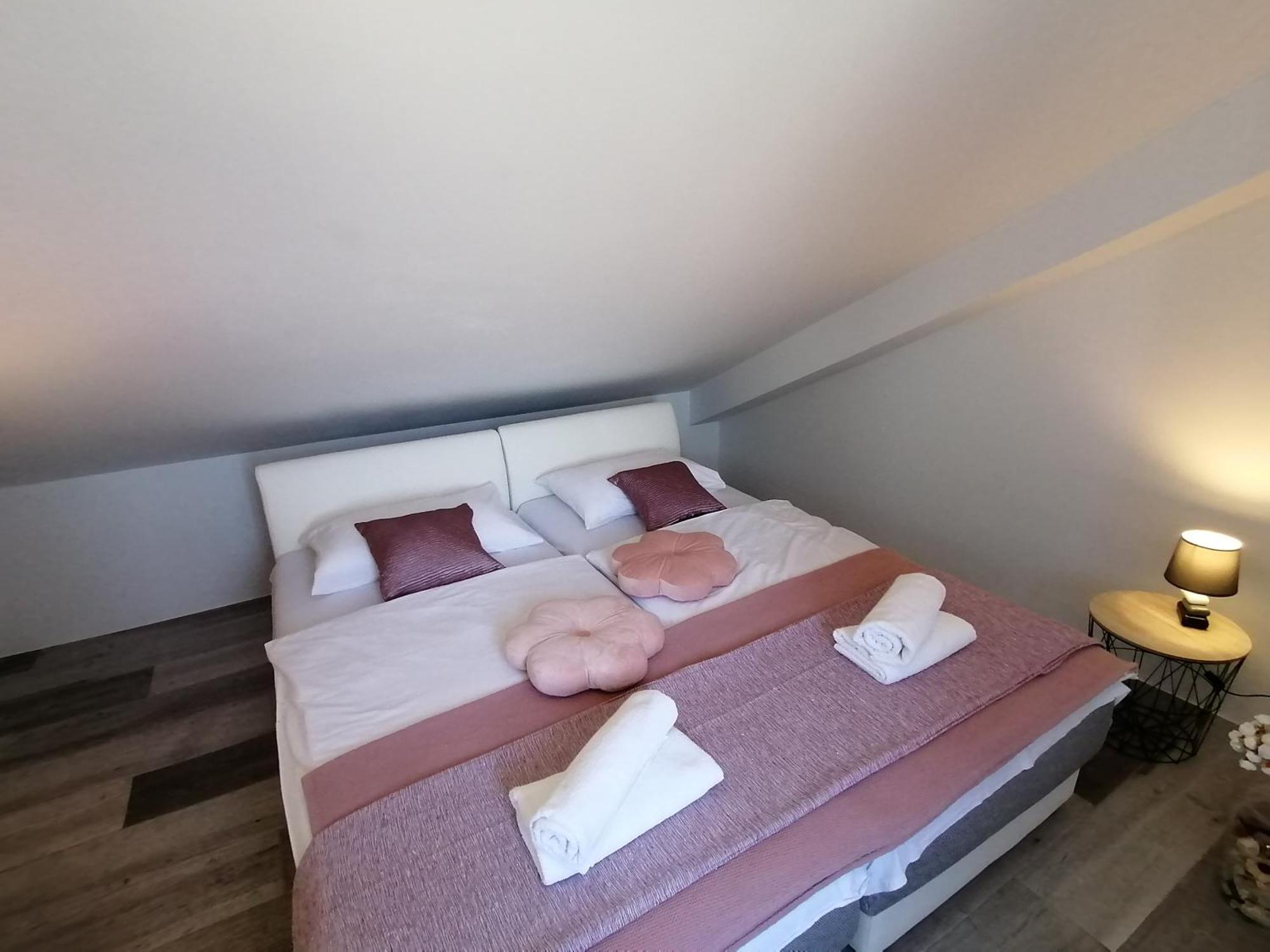 Villa Cesarica Novalja Exteriör bild